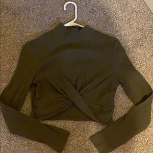 Long sleeve crop top